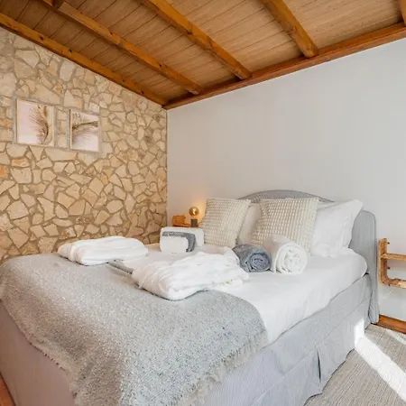 The Golden Breeze - Beachside Pool & Bbq Escape Faro